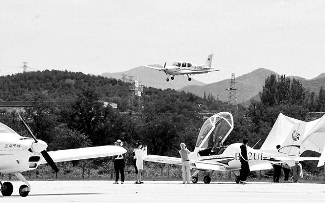 城市低空旅游项目开放，飞行体验成游客新宠