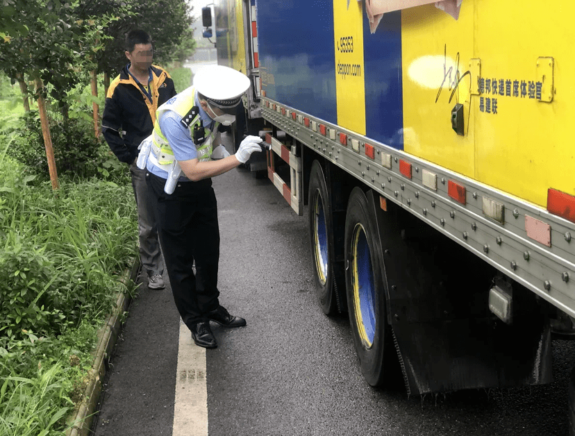 无人机交通巡逻试点运行开启道路管理新篇章